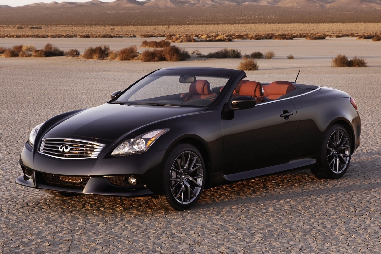 2014 INFINITI Q60 Convertible IPL Convertible Exterior