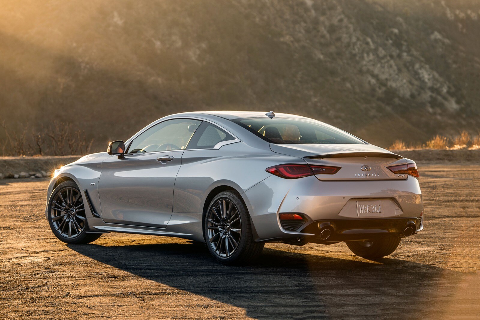 2017 Infiniti Q60 front safety FOG