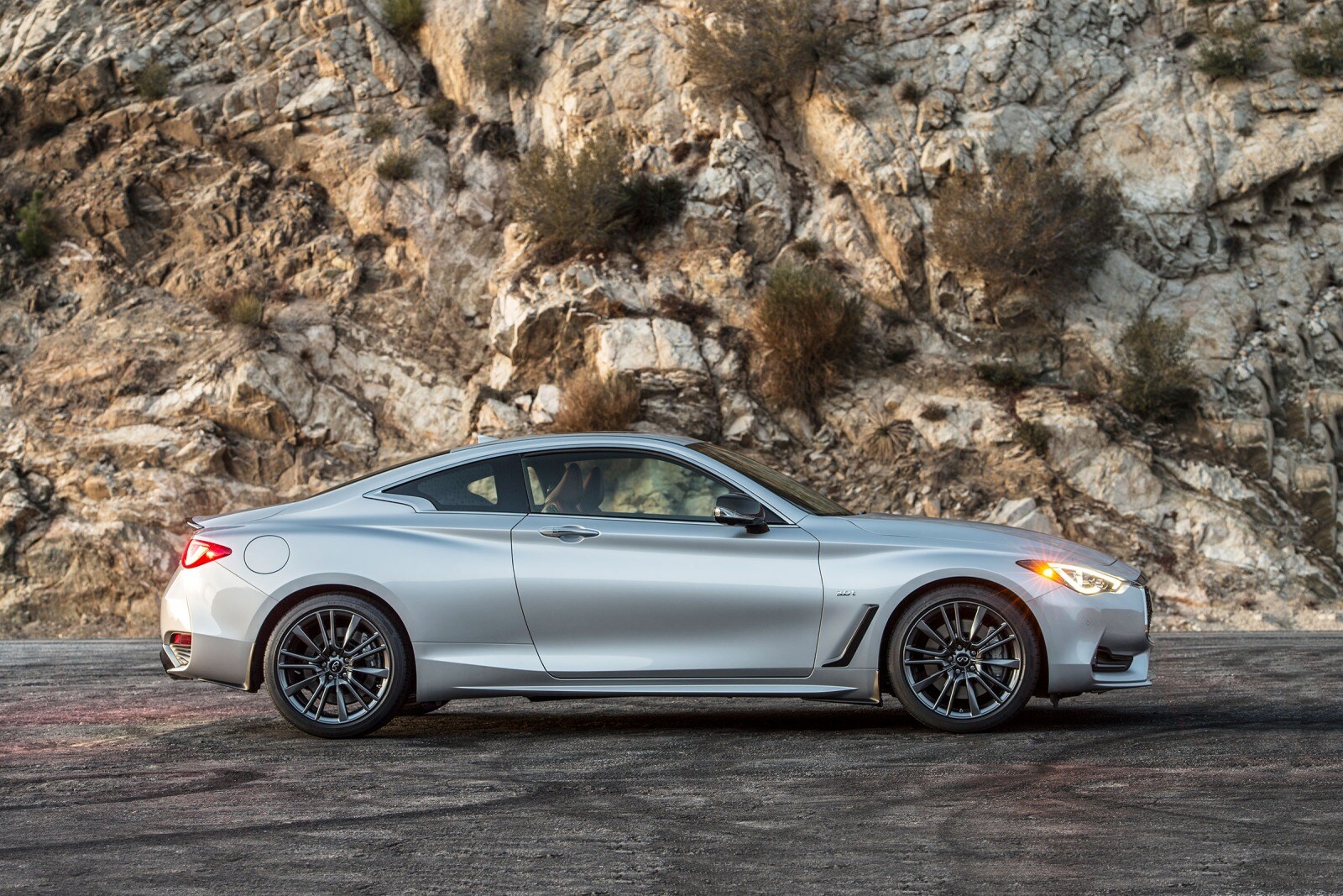 2018 Infiniti Q60 exterior S