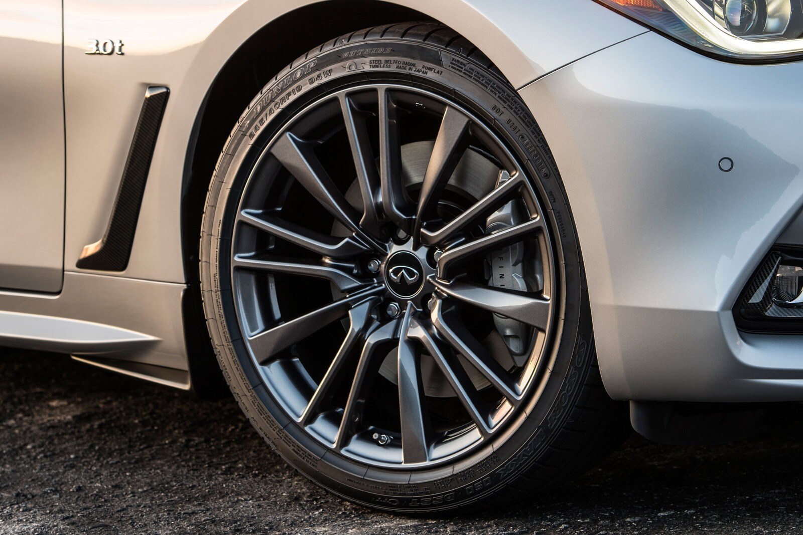 2018 Infiniti Q60 exterior W