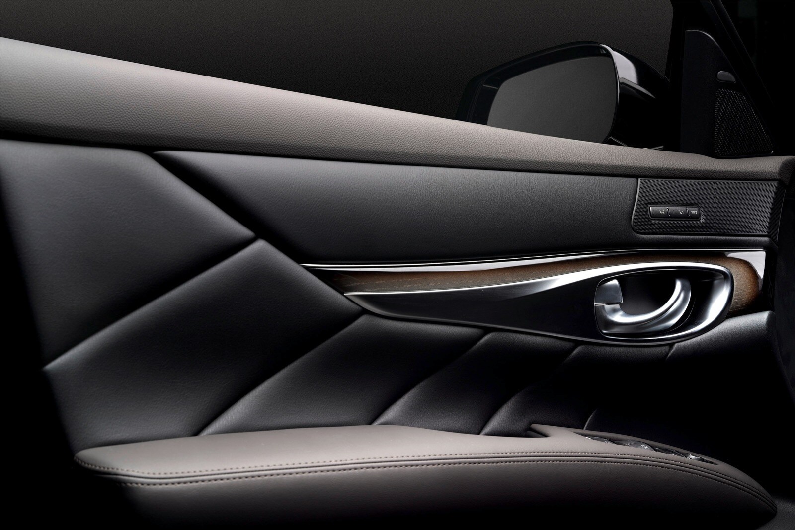 2015 INFINITI Q70 interior DETAIL