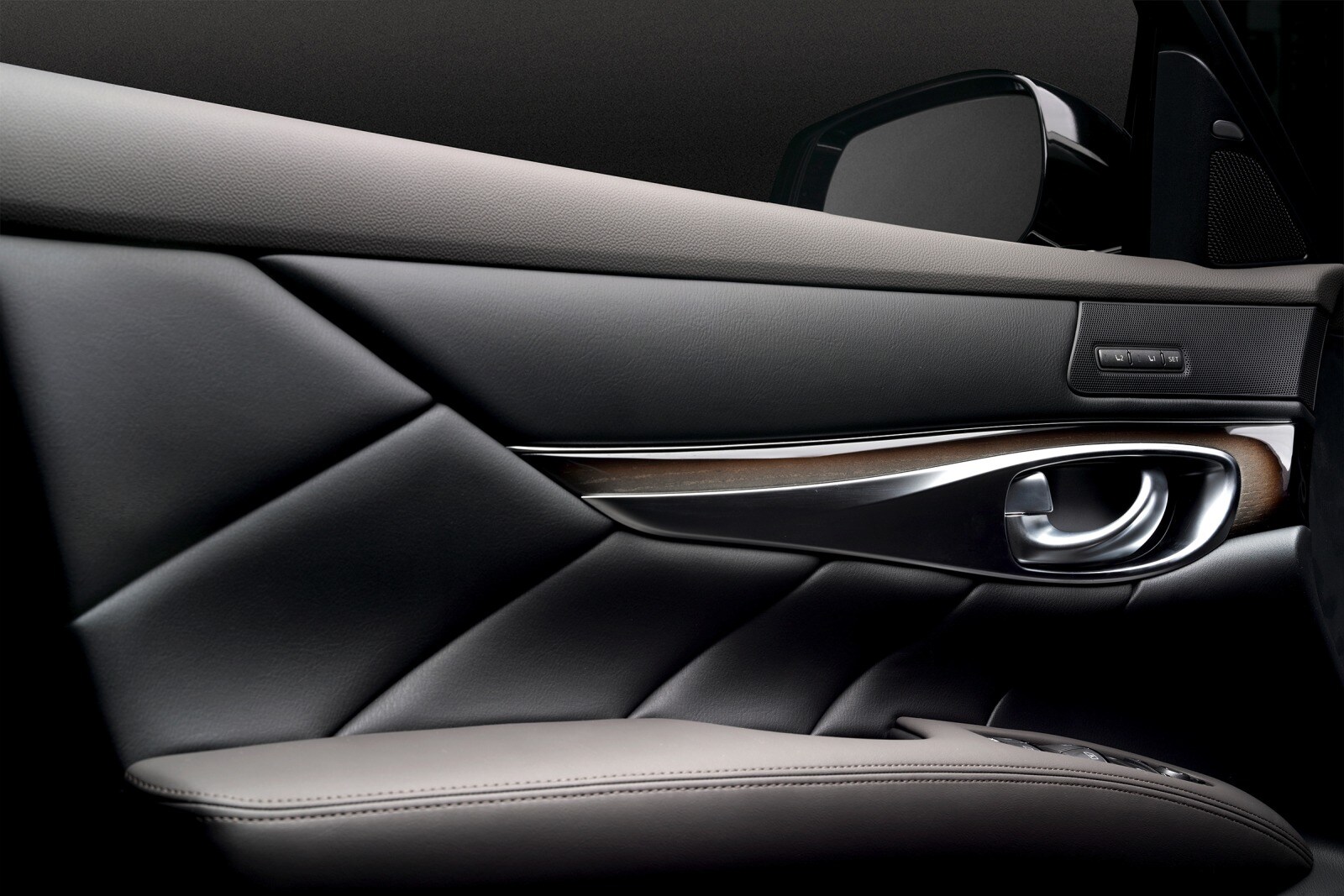 2016 INFINITI Q70 interior DETAIL