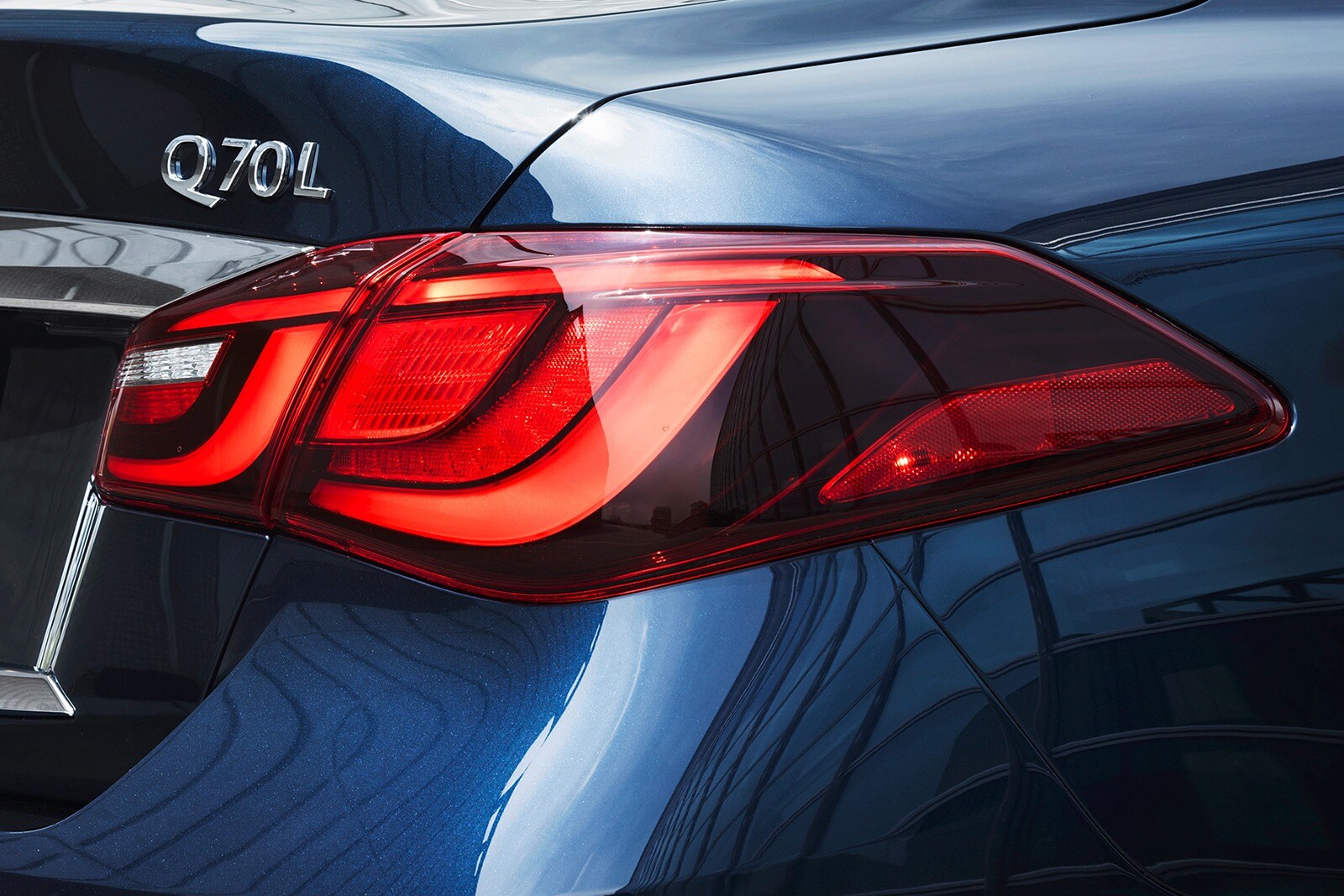 2017 INFINITI Q70 exterior EDETAIL