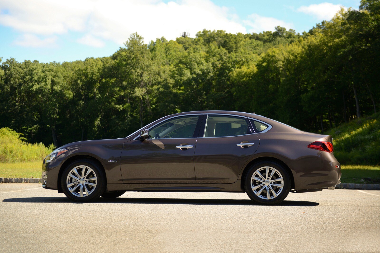 2018 Infiniti Q70 — OEM photo 4