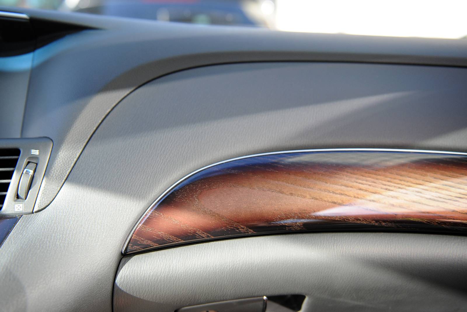 2018 INFINITI Q70 interior DETAIL