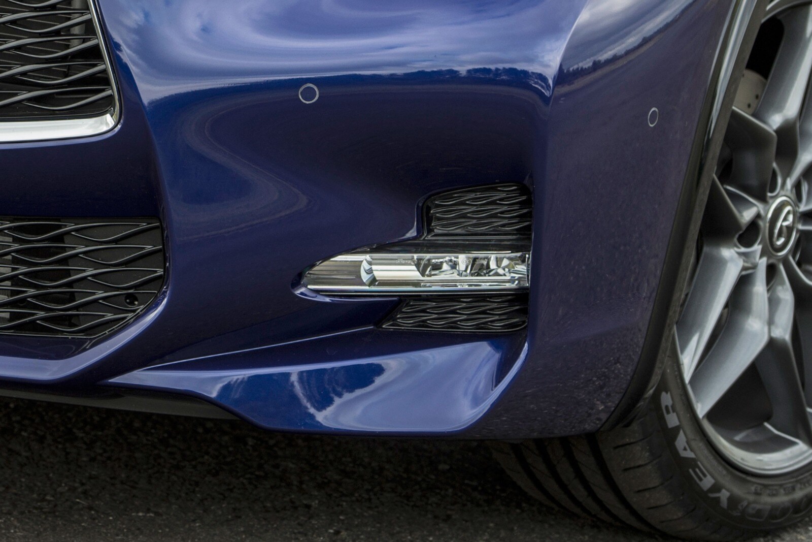 2017 Infiniti Qx30 exterior FOG