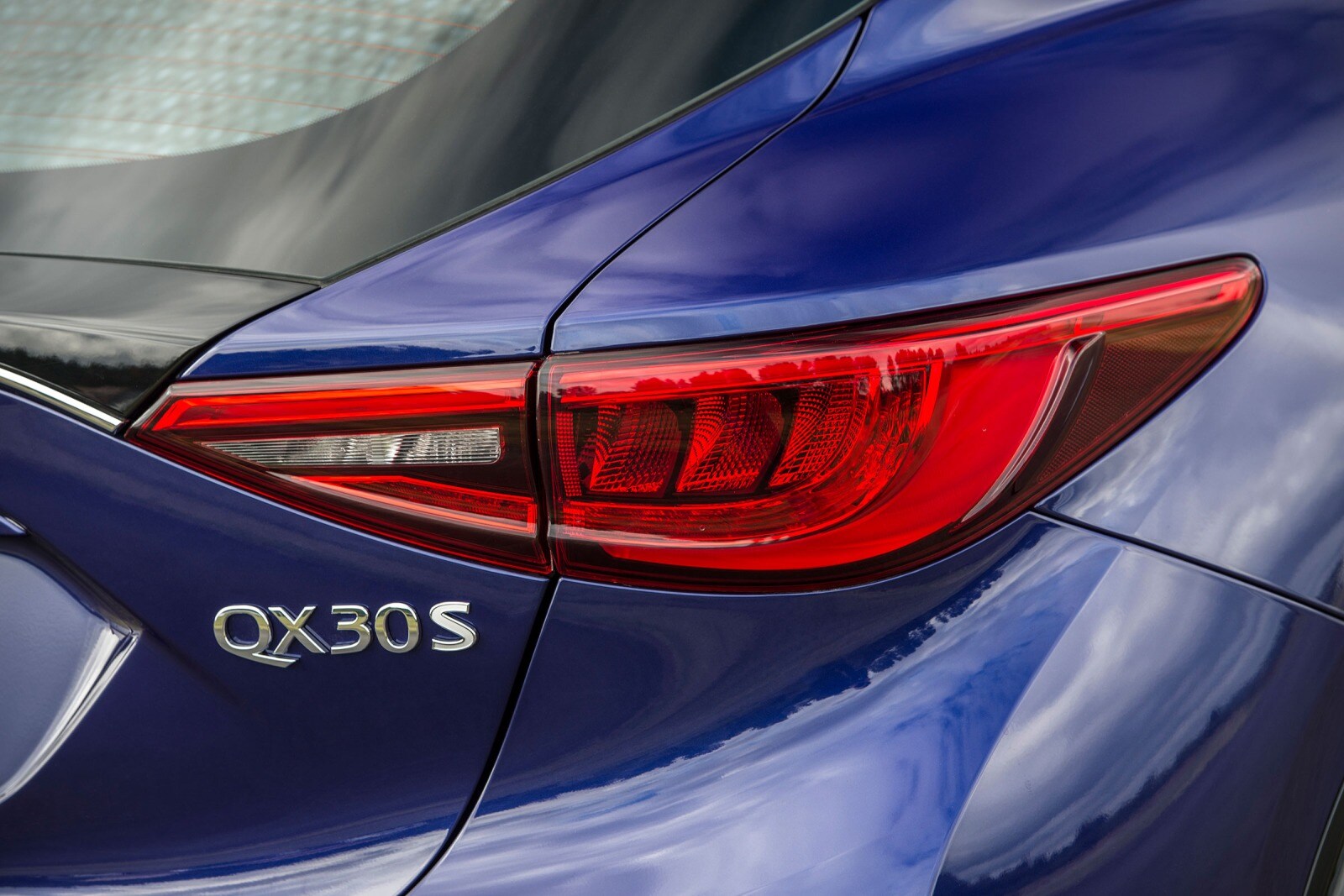 2017 Infiniti Qx30 exterior RBDG