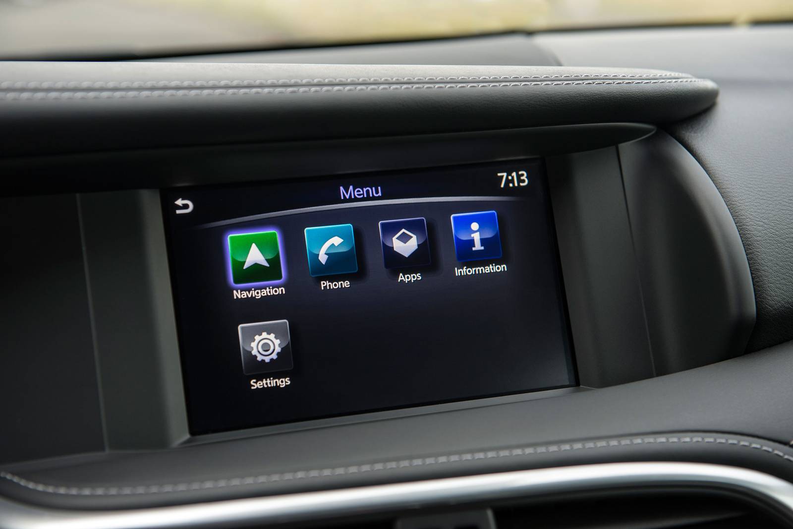 2018 Infiniti QX30 front safety CC