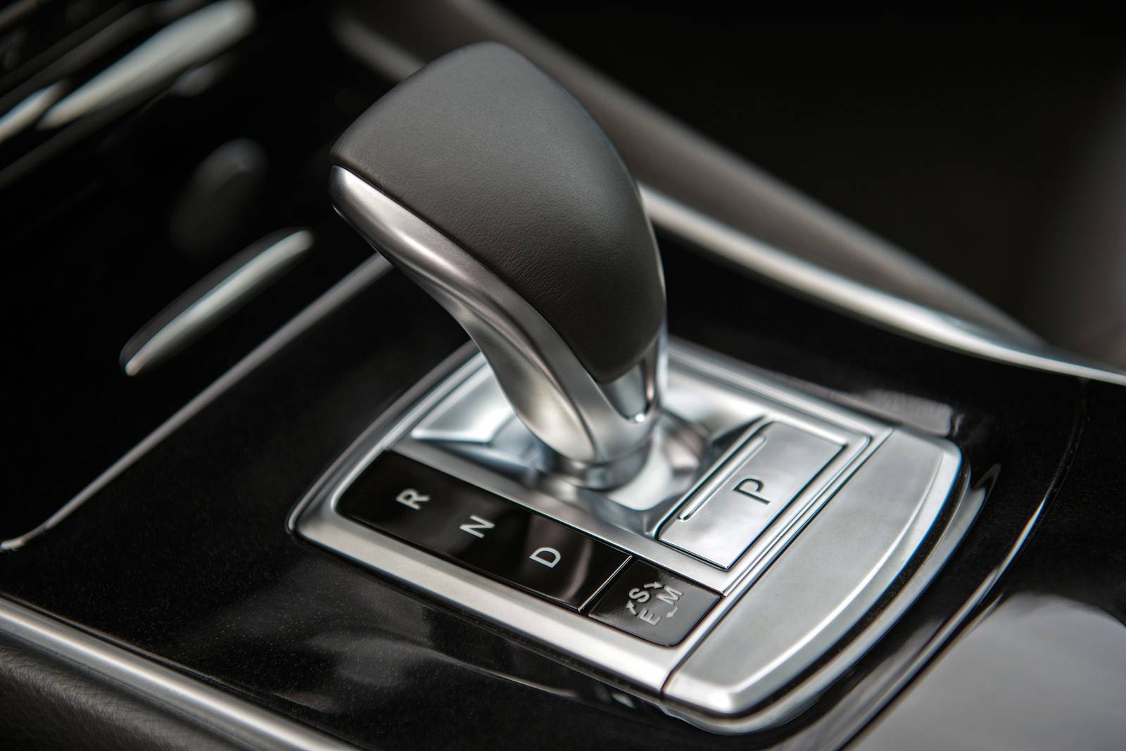 2018 Infiniti Qx30 interior SHF