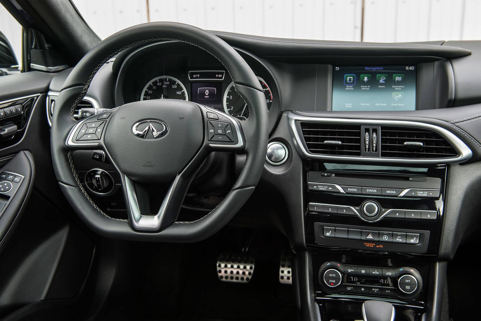 2018 Infiniti Qx30 interior SWD