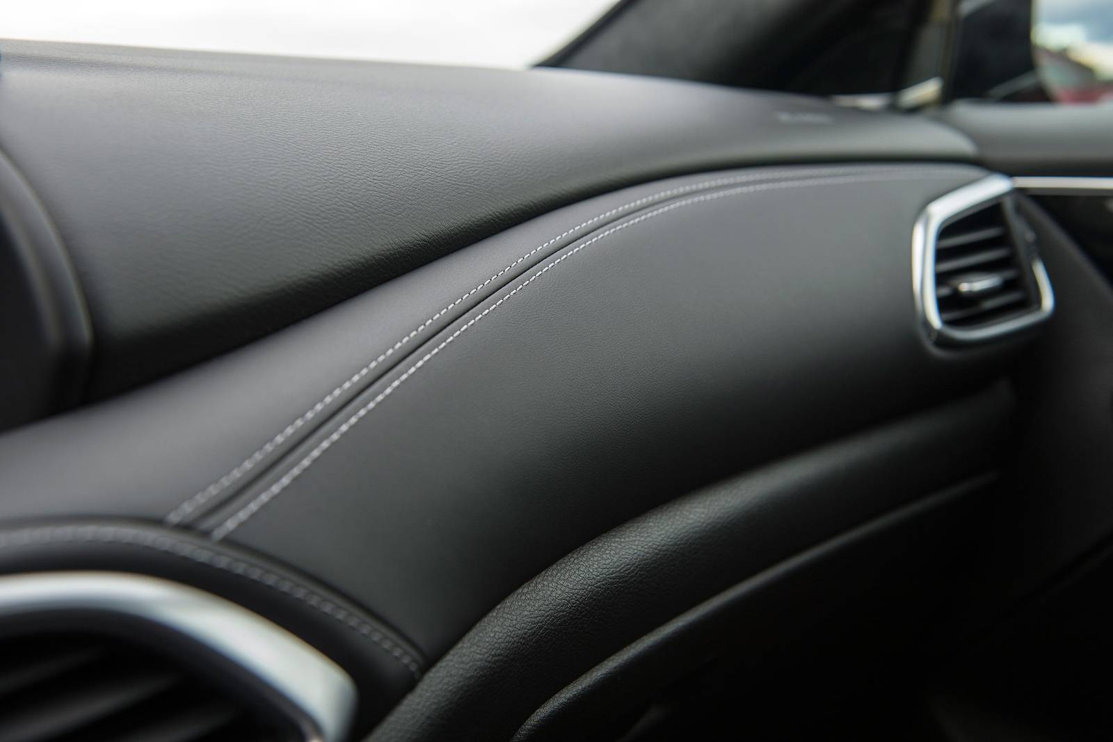 2019 INFINITI QX30 interior DETAIL