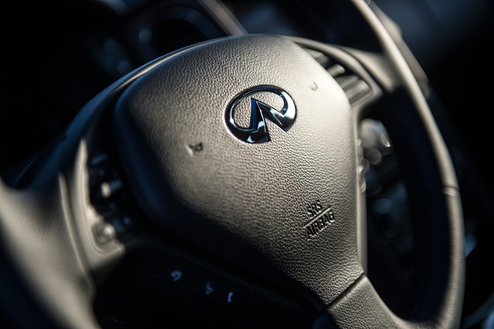 2017 Infiniti QX50 front safety DETAIL