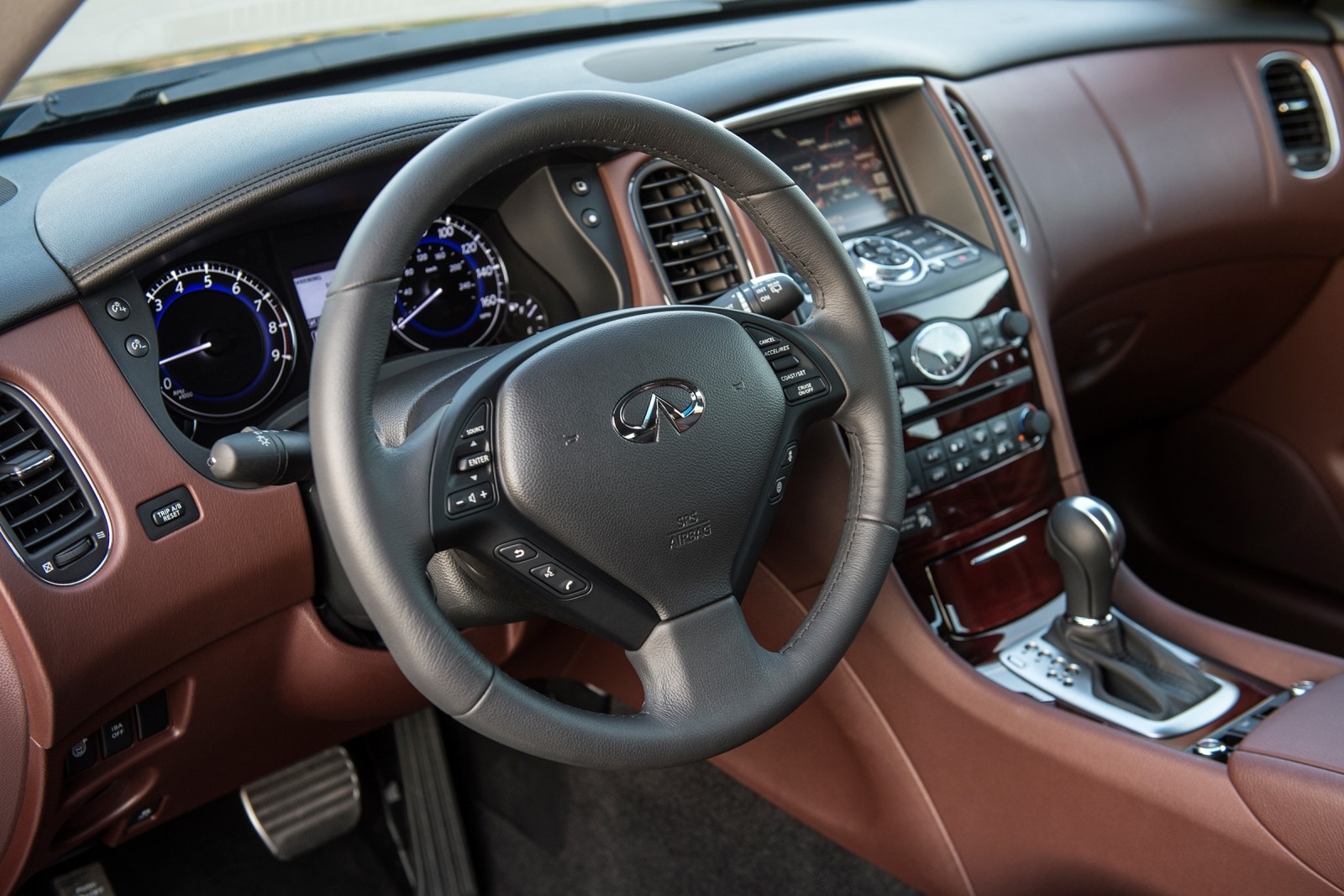 2017 Infiniti Qx50 interior SWD