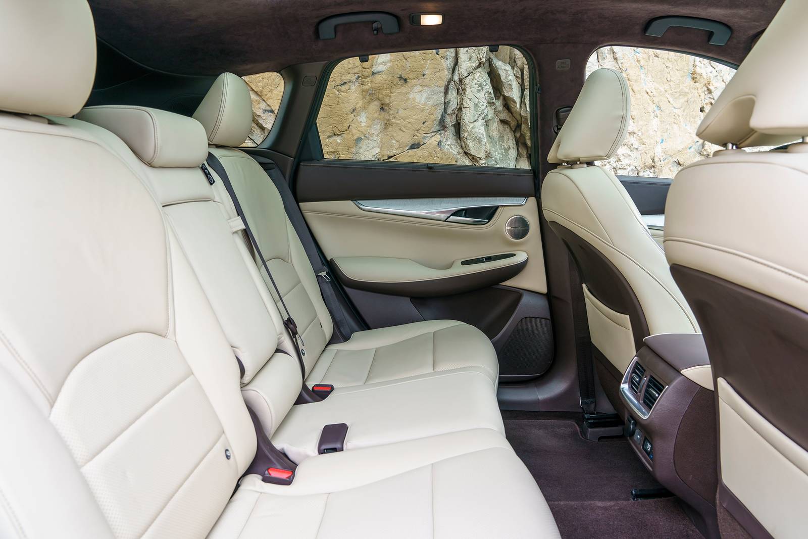 2024 Infiniti Qx50 interior RI