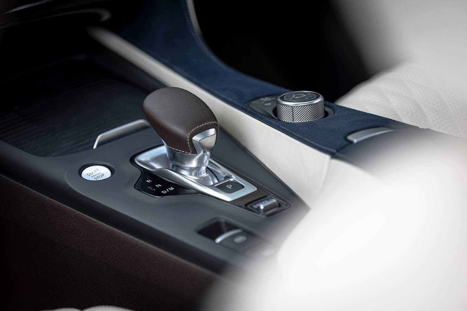 2024 Infiniti Qx50 interior SHF