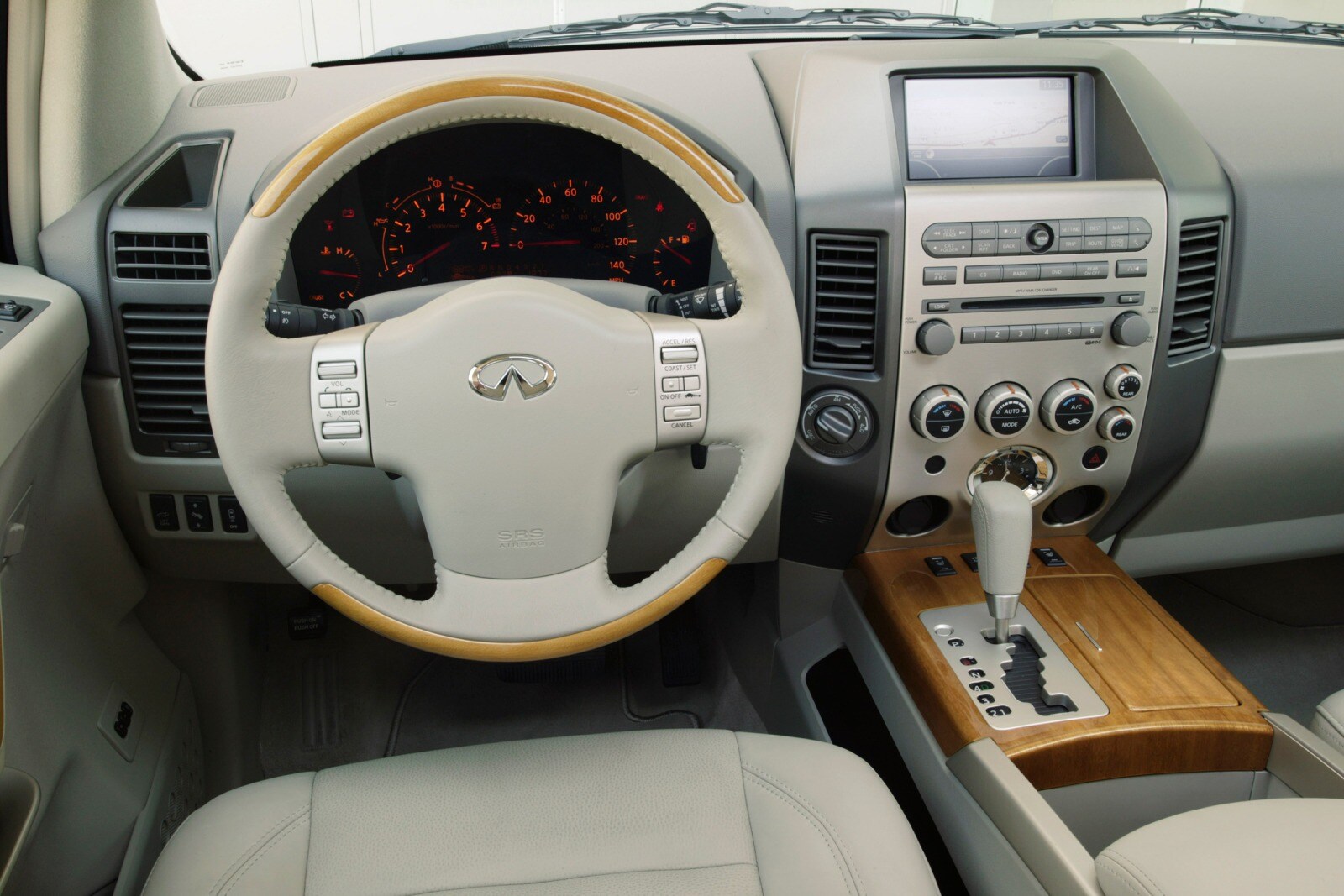 2007 INFINITI QX56 interior D