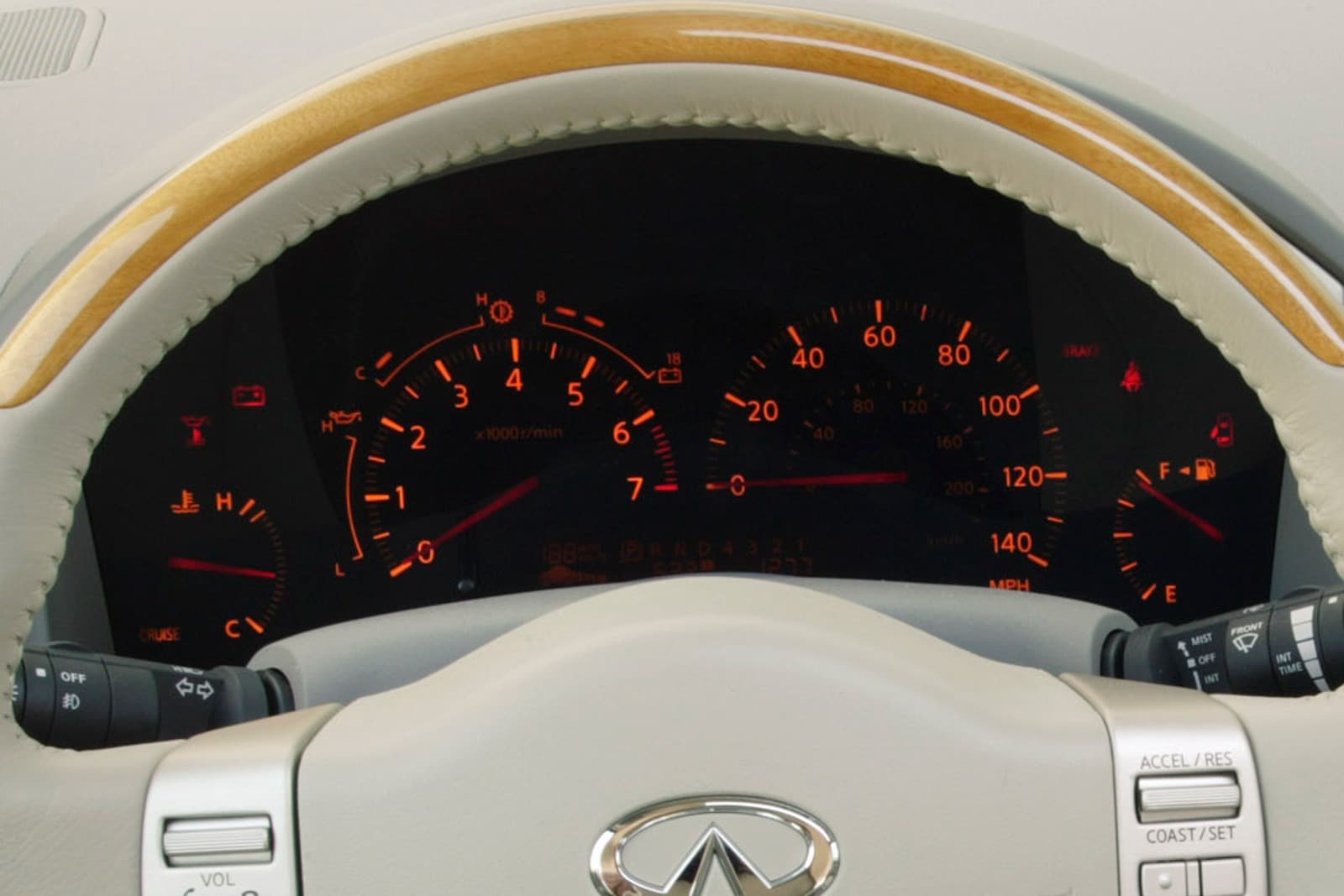 2007 INFINITI QX56 interior G