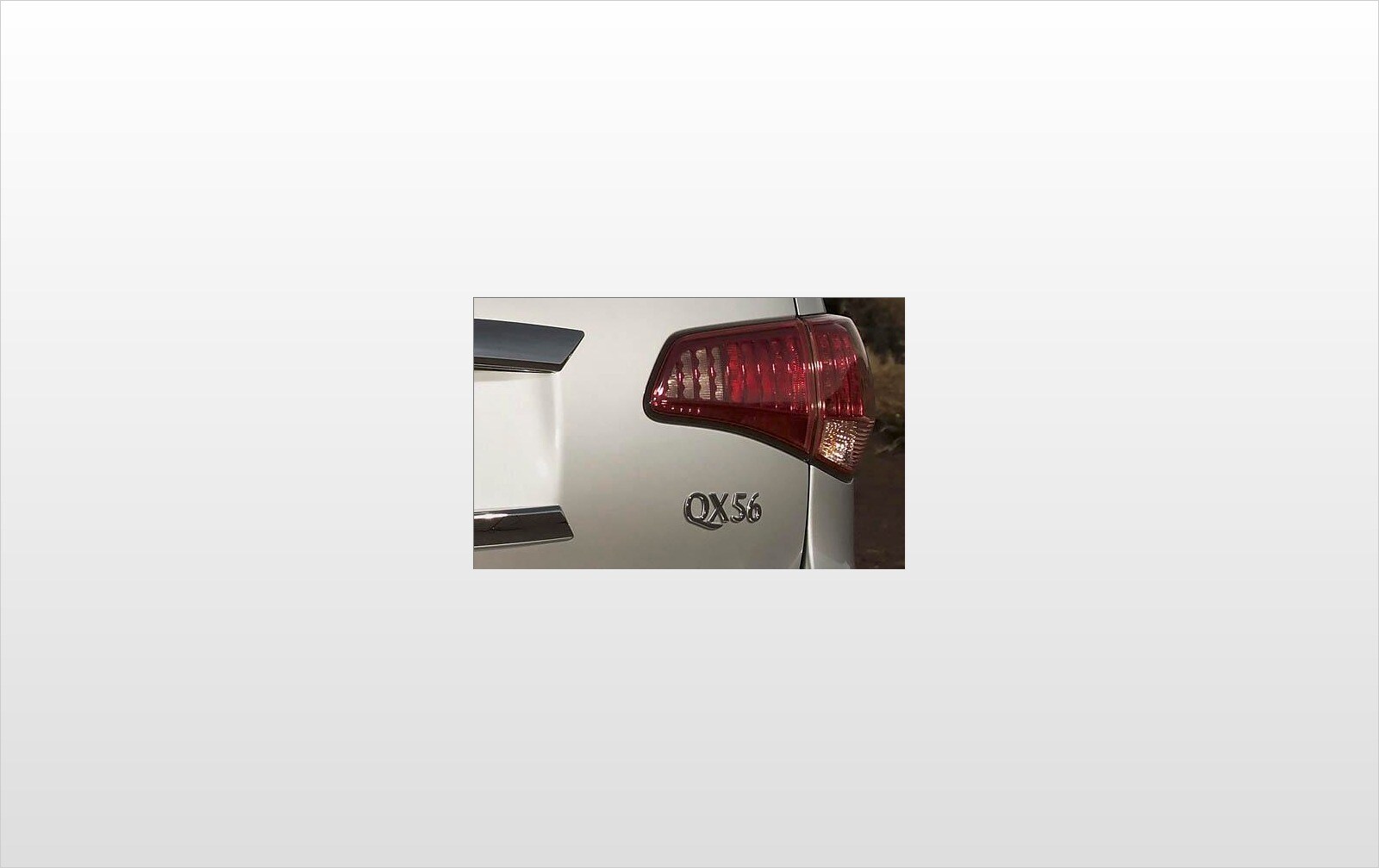 2011 Infiniti QX56 — OEM photo 3
