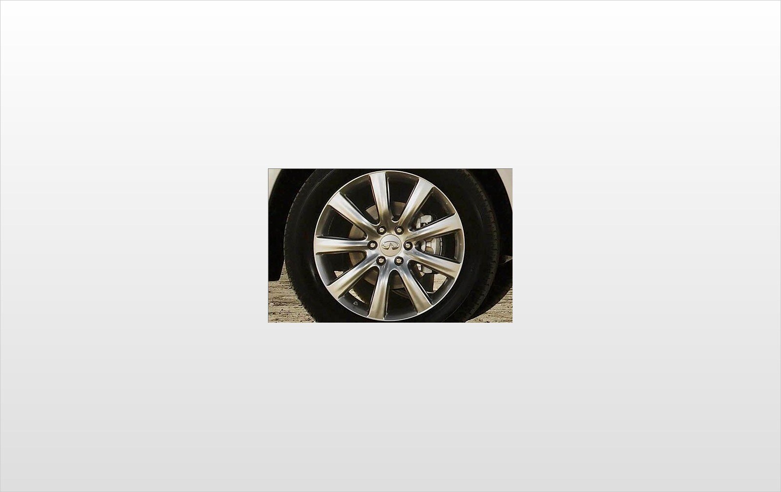 2011 Infiniti QX56 — OEM photo 4