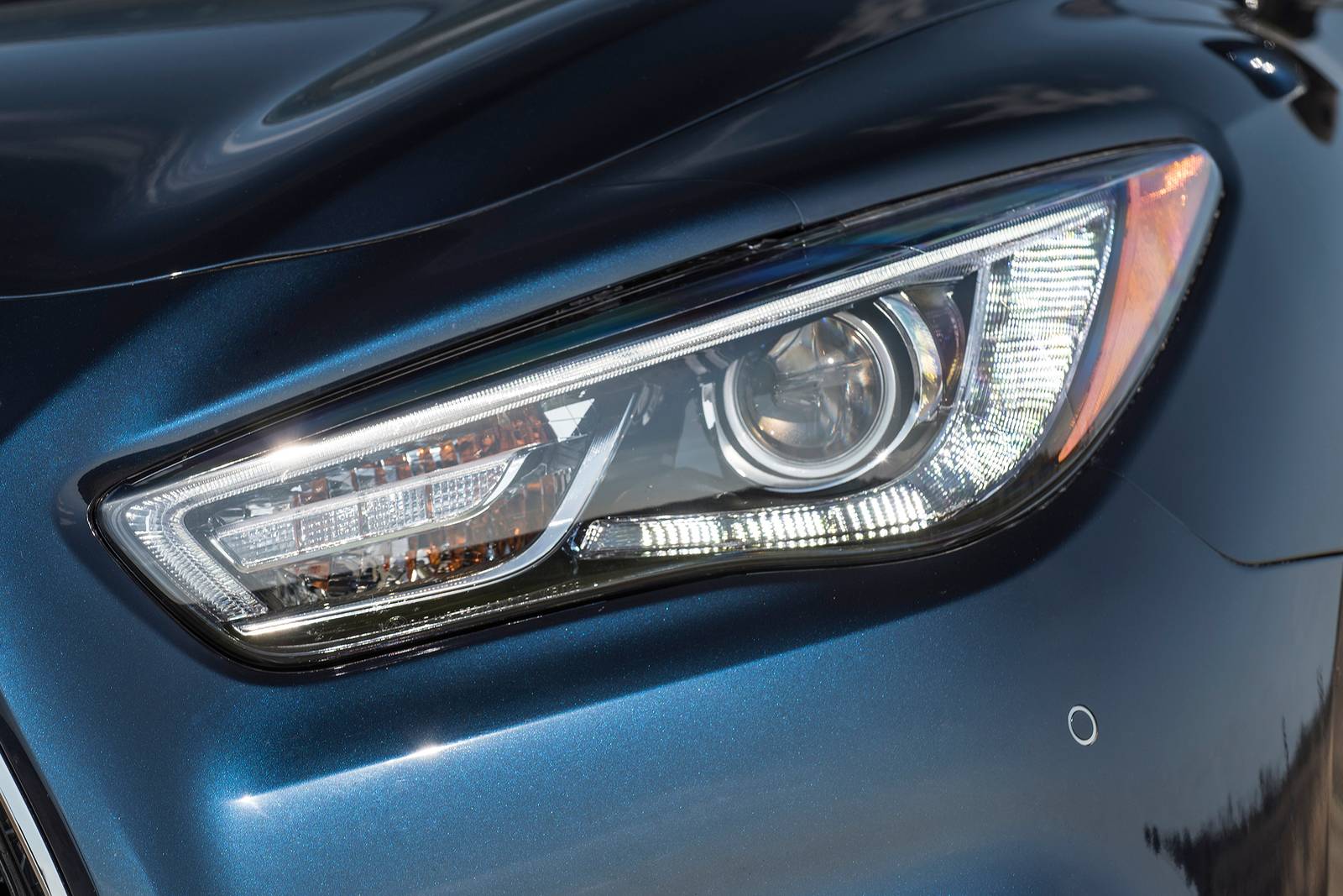 2019 Infiniti QX60 front safety EDETAIL