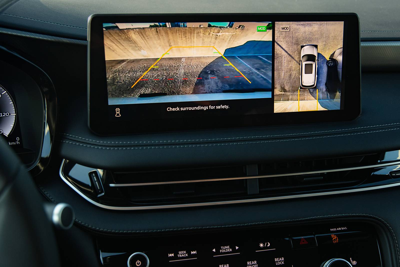 2025 Infiniti QX60 front safety CC