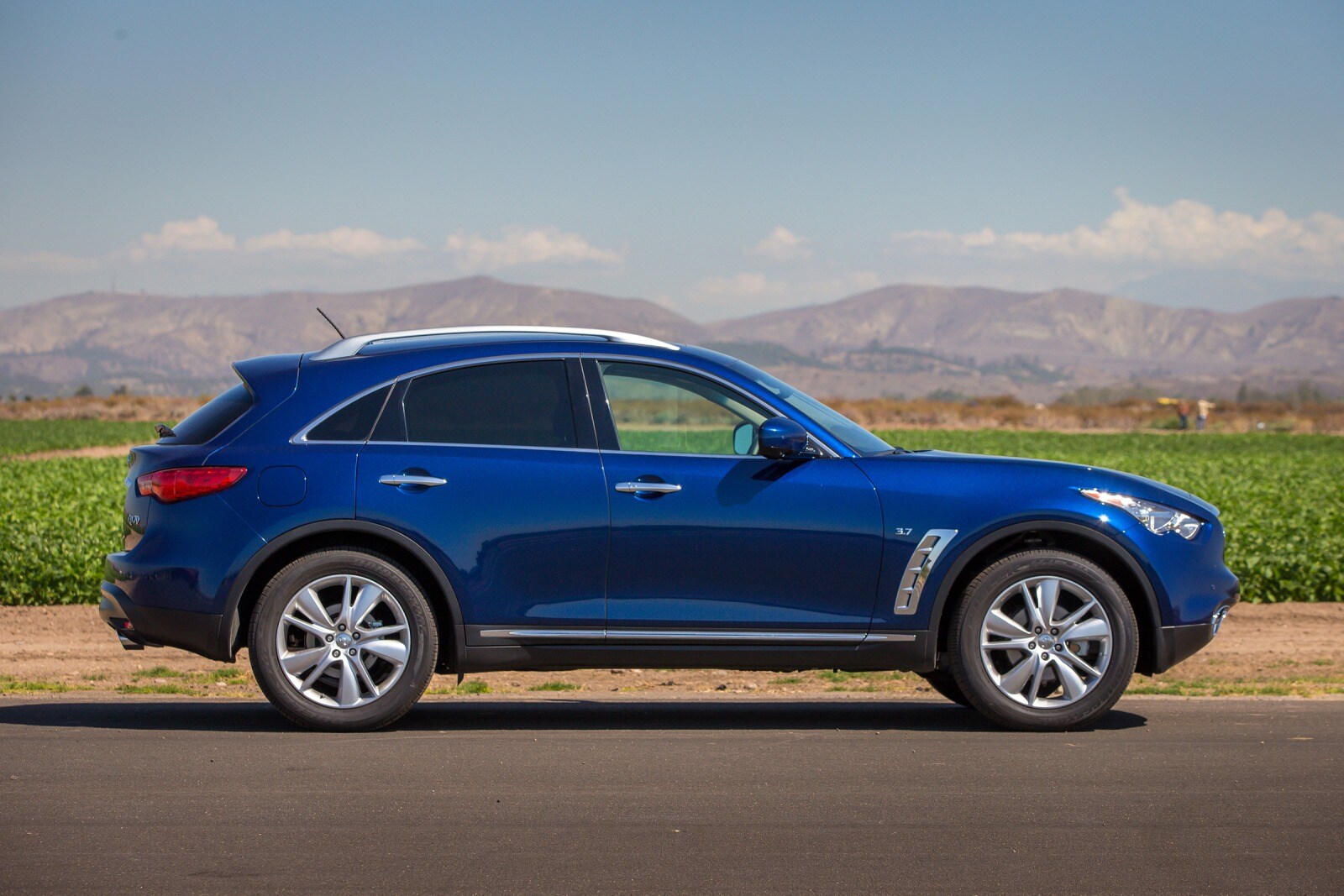 2017 INFINITI QX70 4dr SUV Exterior