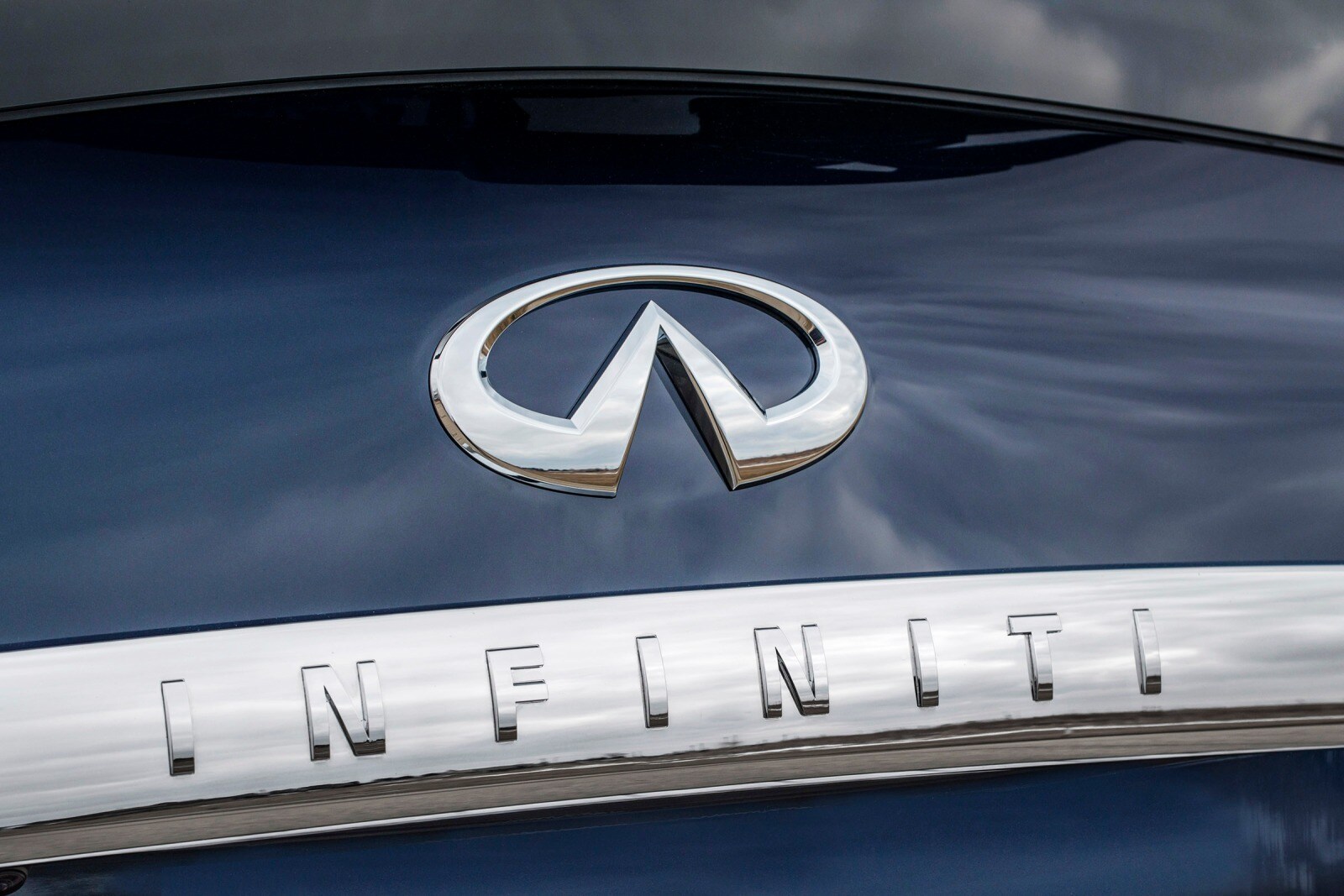 2015 Infiniti Qx80 exterior RBDG