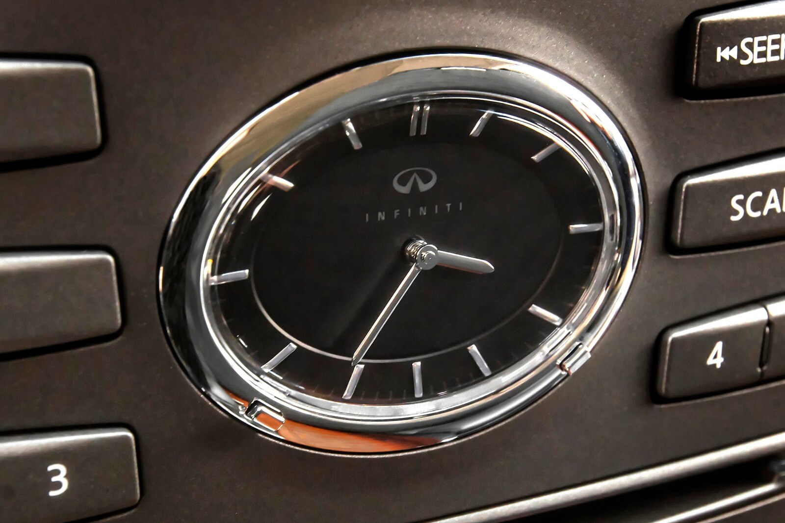 2017 Infiniti QX80 front safety DETAIL