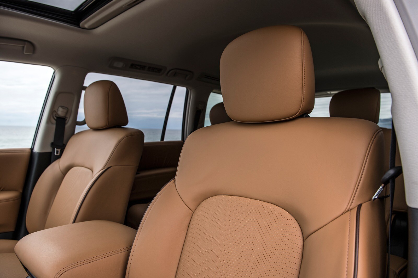 2017 Infiniti QX80 front safety DETAIL