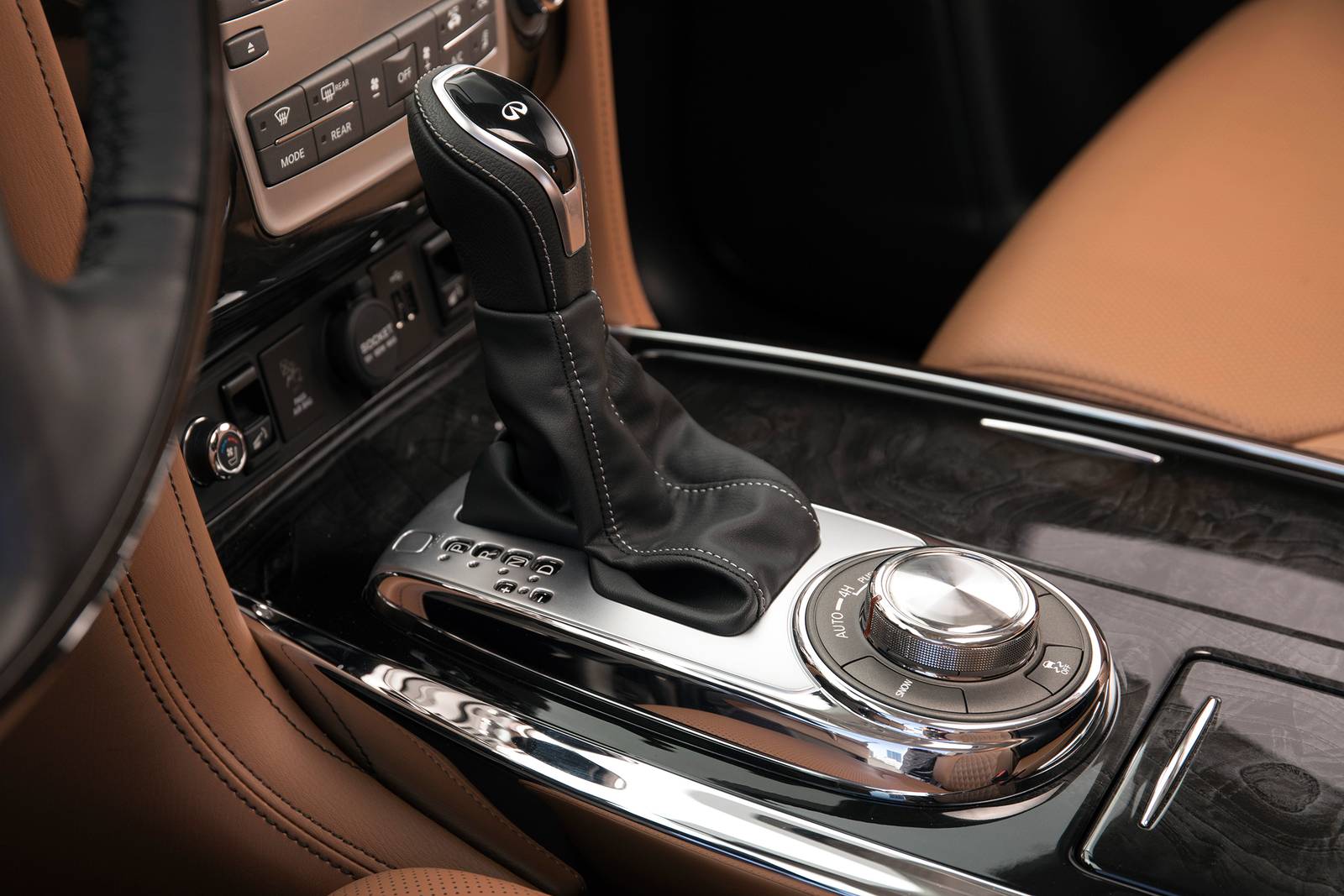 2019 Infiniti Qx80 interior SHF