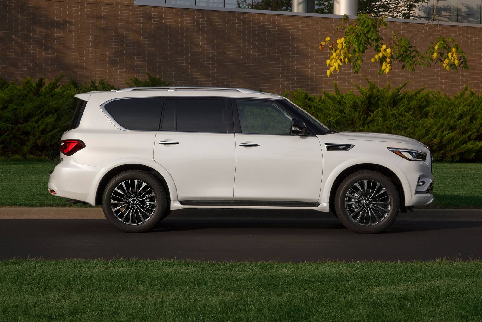 2022 Infiniti Qx80 exterior S