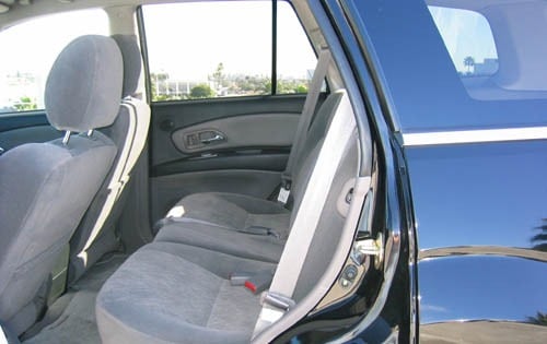 2003 Isuzu Axiom interior RI