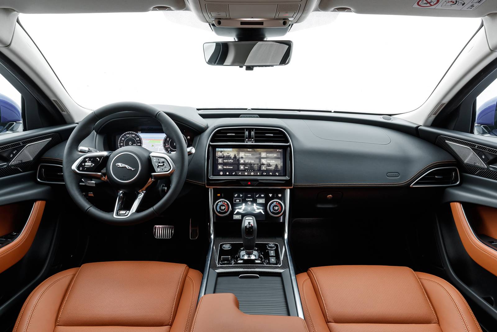 2020 Jaguar XE interior D