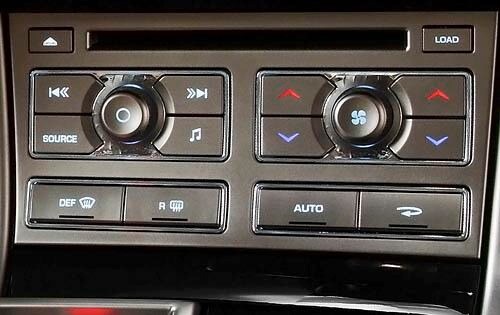 2011 Jaguar XF interior CC