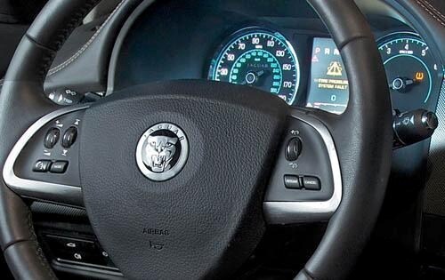 2012 Jaguar Xf interior G