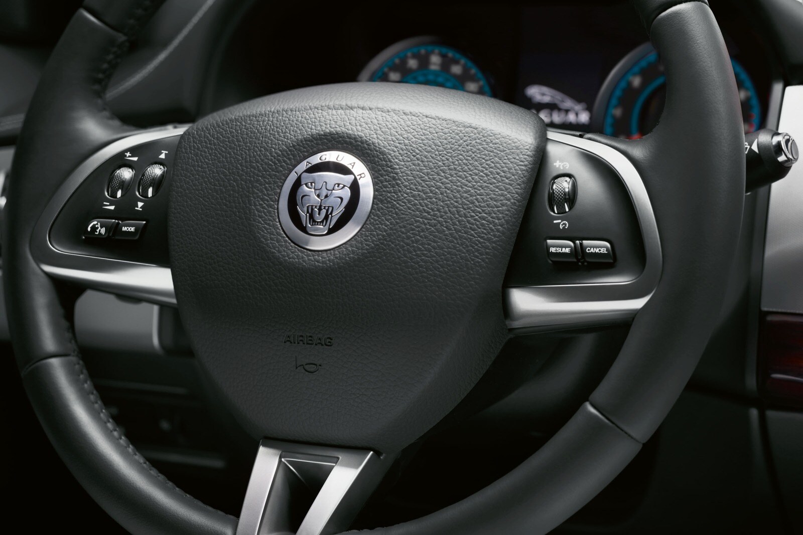 2012 Jaguar Xf interior SWD