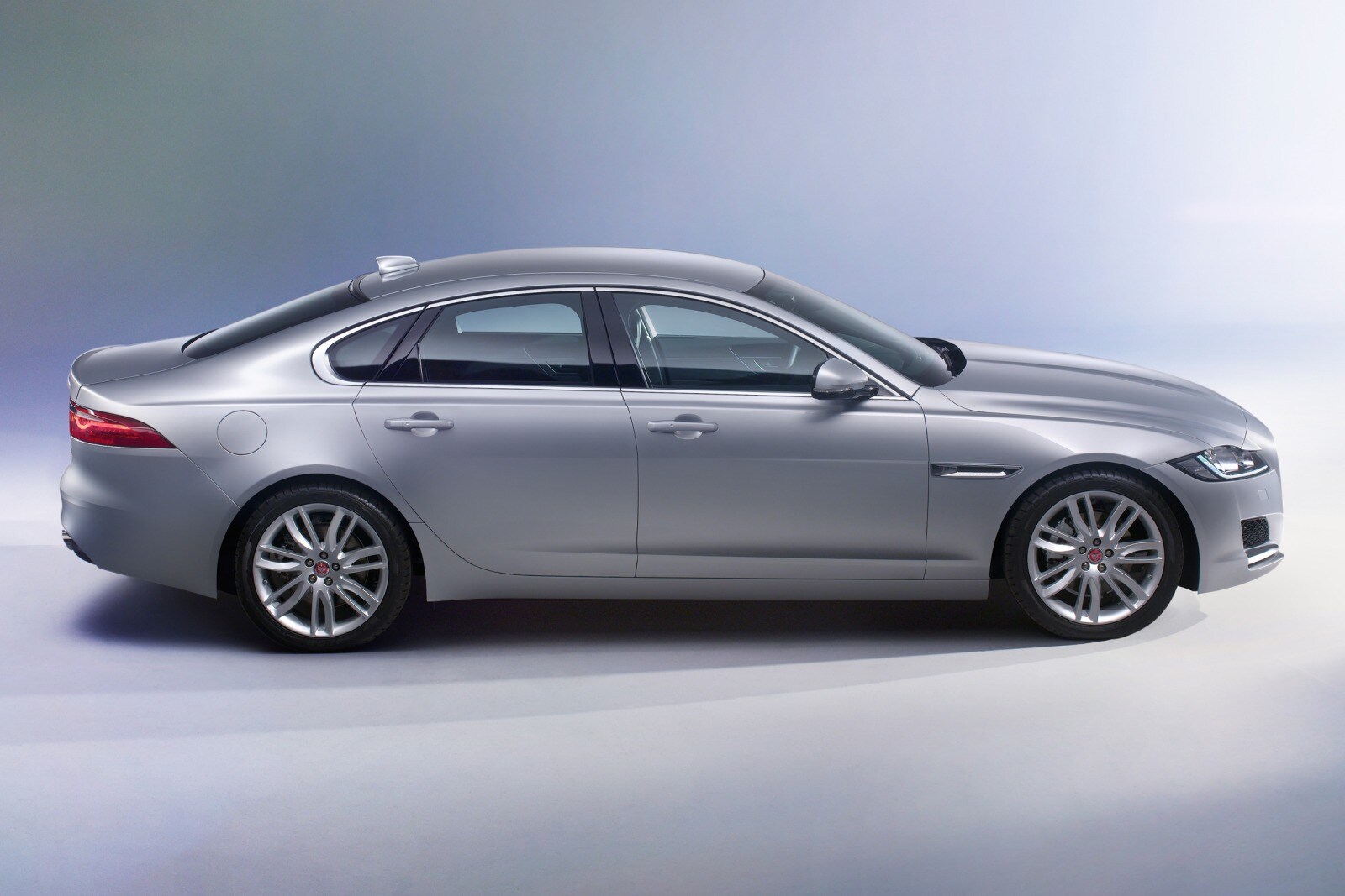 2016 Jaguar Xf exterior F