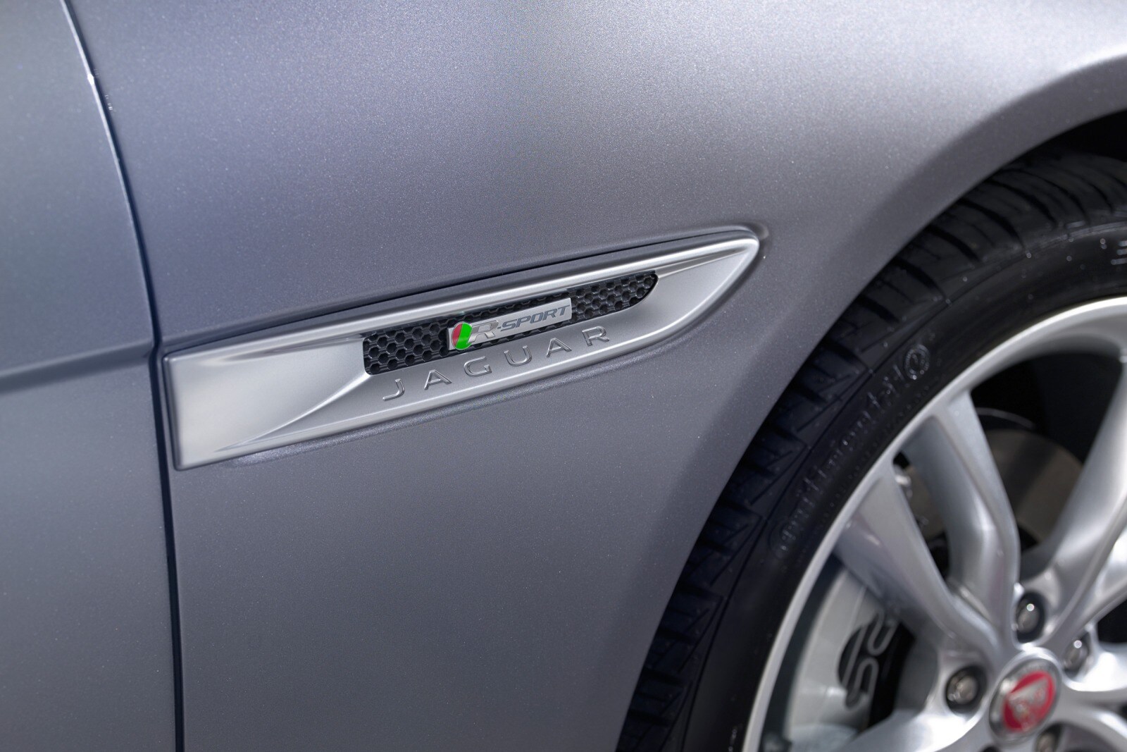 2016 Jaguar Xf exterior FBDG