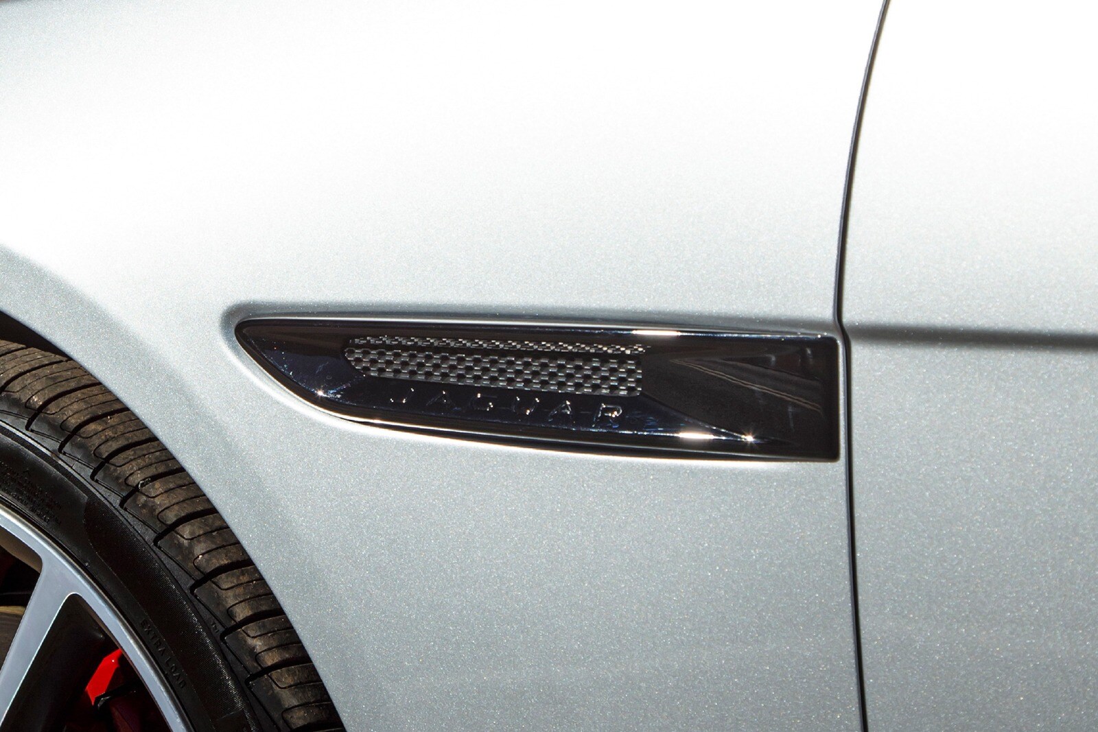 2016 Jaguar XF front safety EDETAIL