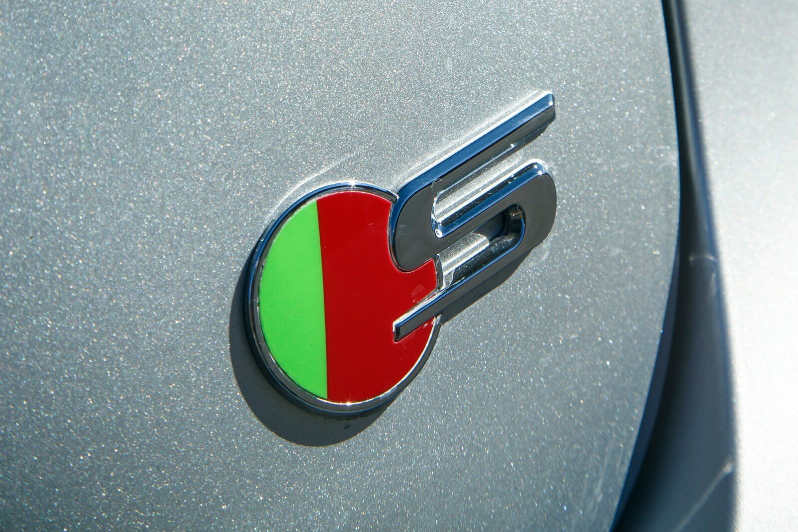 2016 Jaguar Xf exterior RBDG