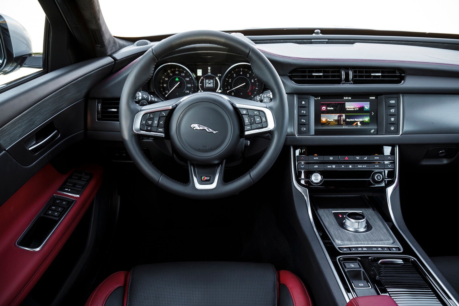2016 Jaguar Xf interior SWD
