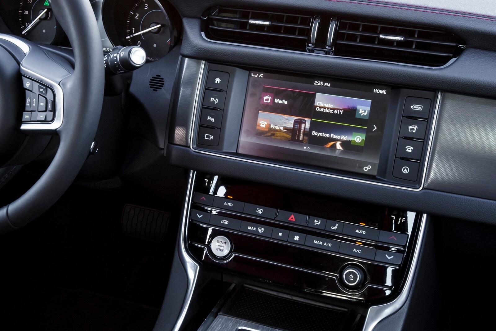 2018 Jaguar XF interior CC