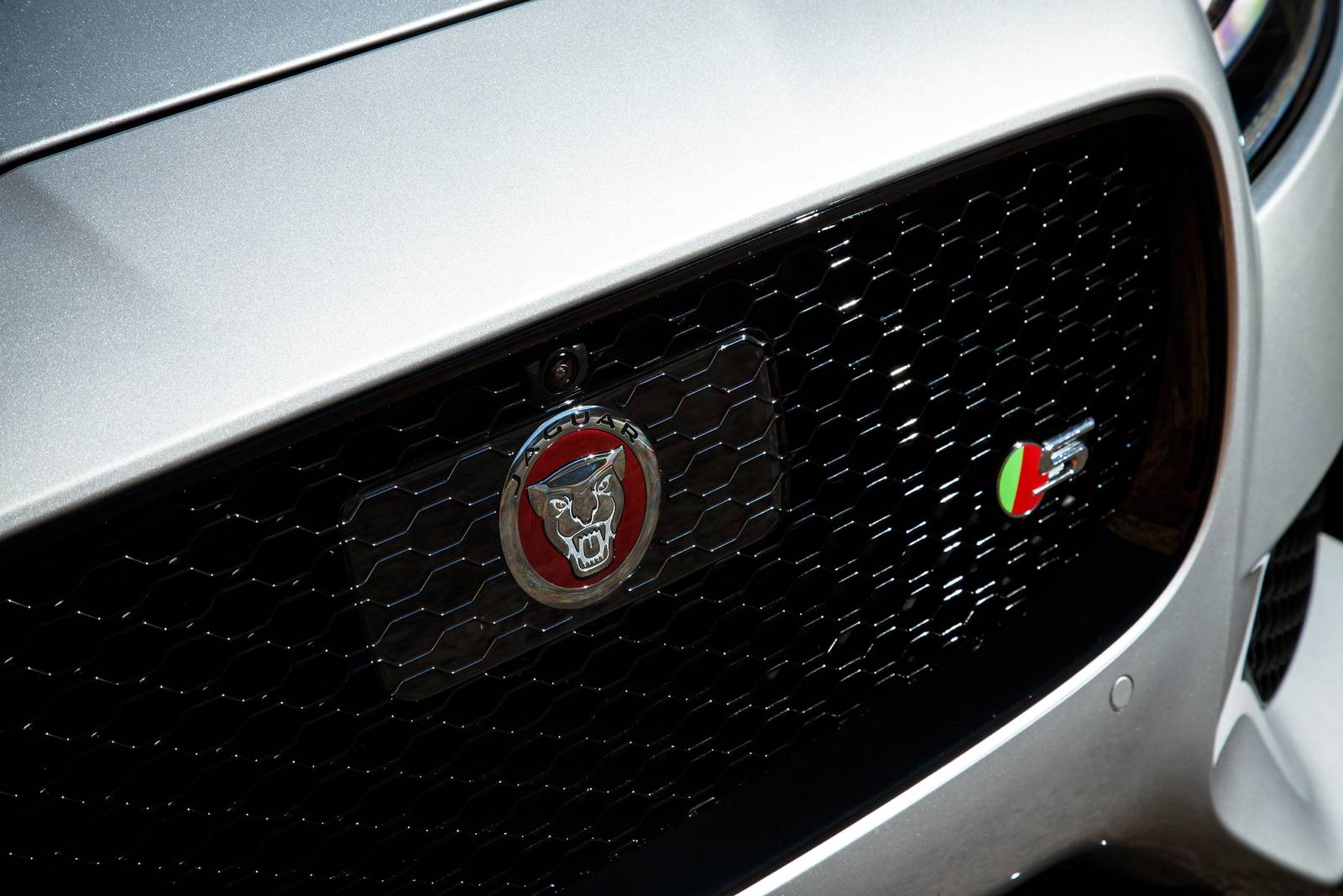 2019 Jaguar Xf exterior FBDG