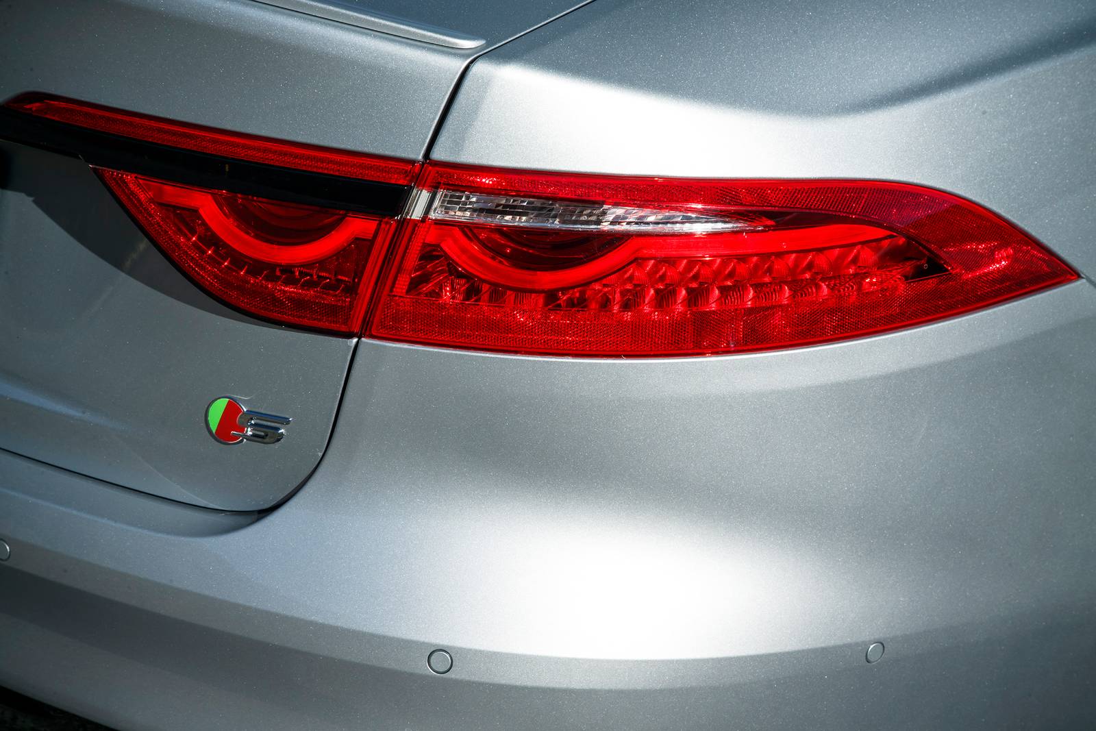 2019 Jaguar Xf exterior RBDG