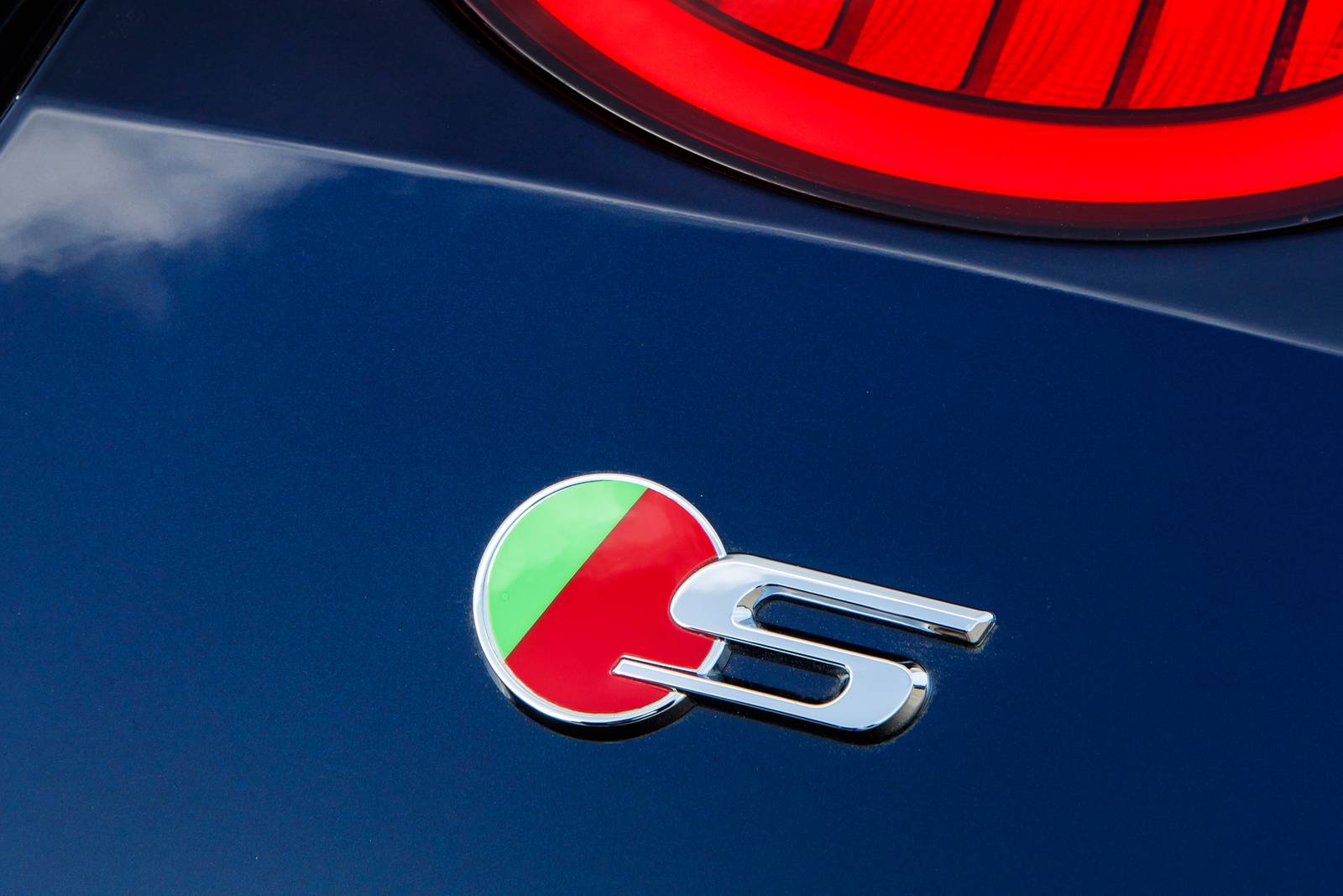 2019 Jaguar Xf exterior RBDG