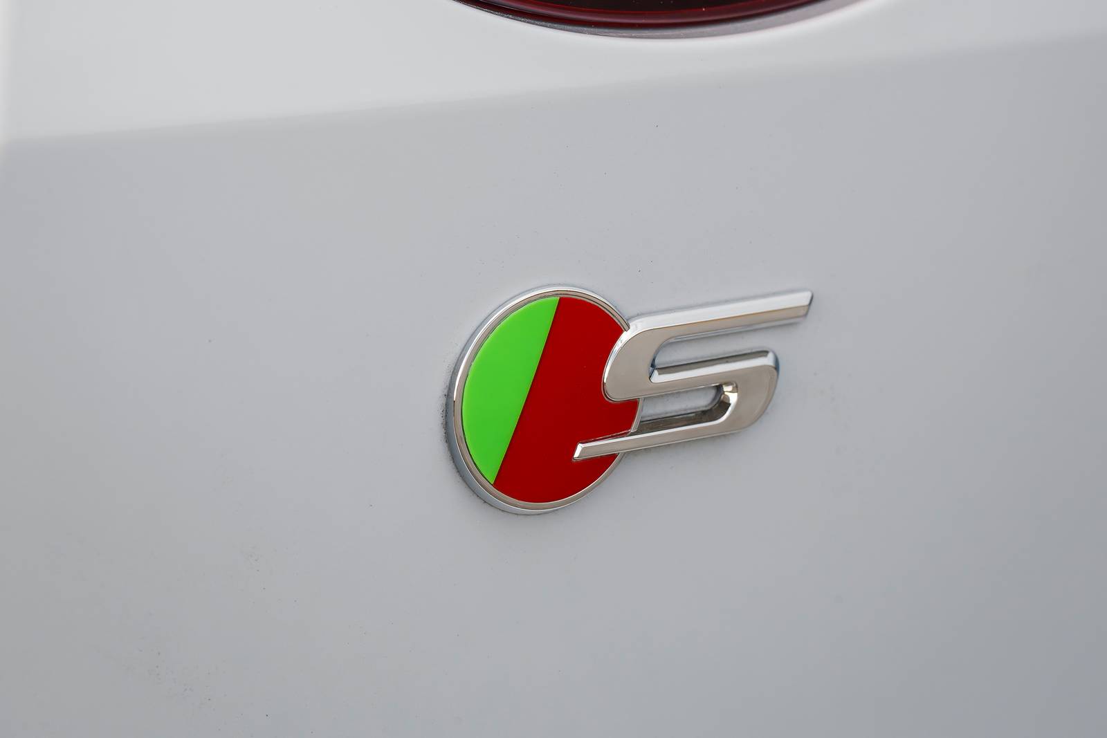 2020 Jaguar Xf exterior RBDG