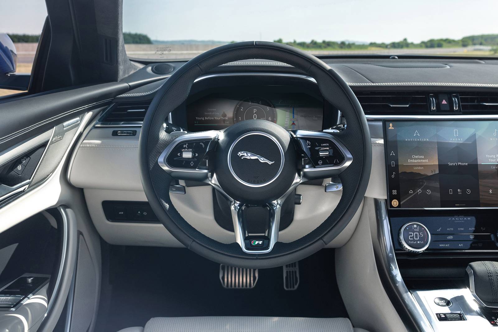 2021 Jaguar Xf interior SWD