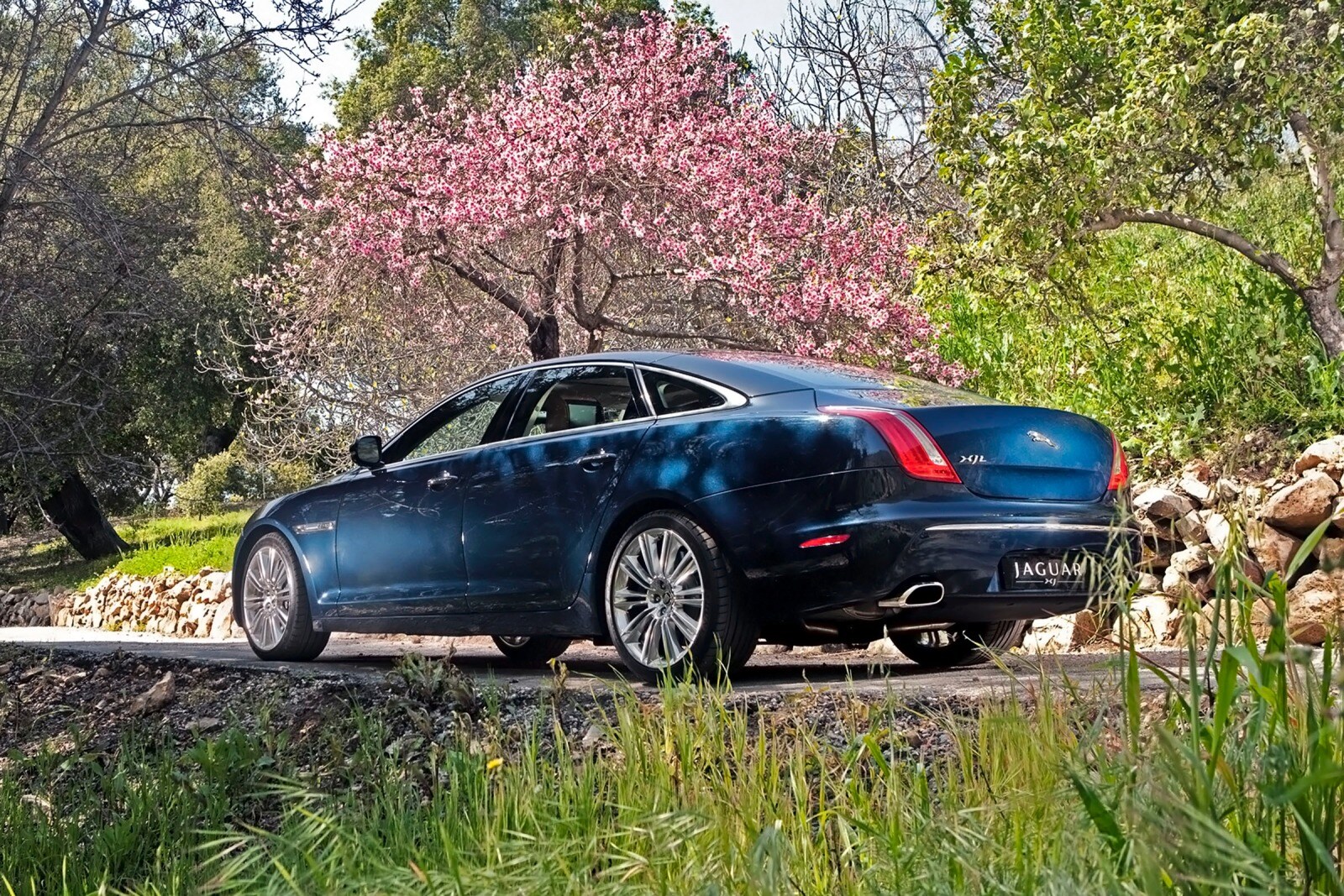 2013 Jaguar XJ Supercharged Sedan Exterior
