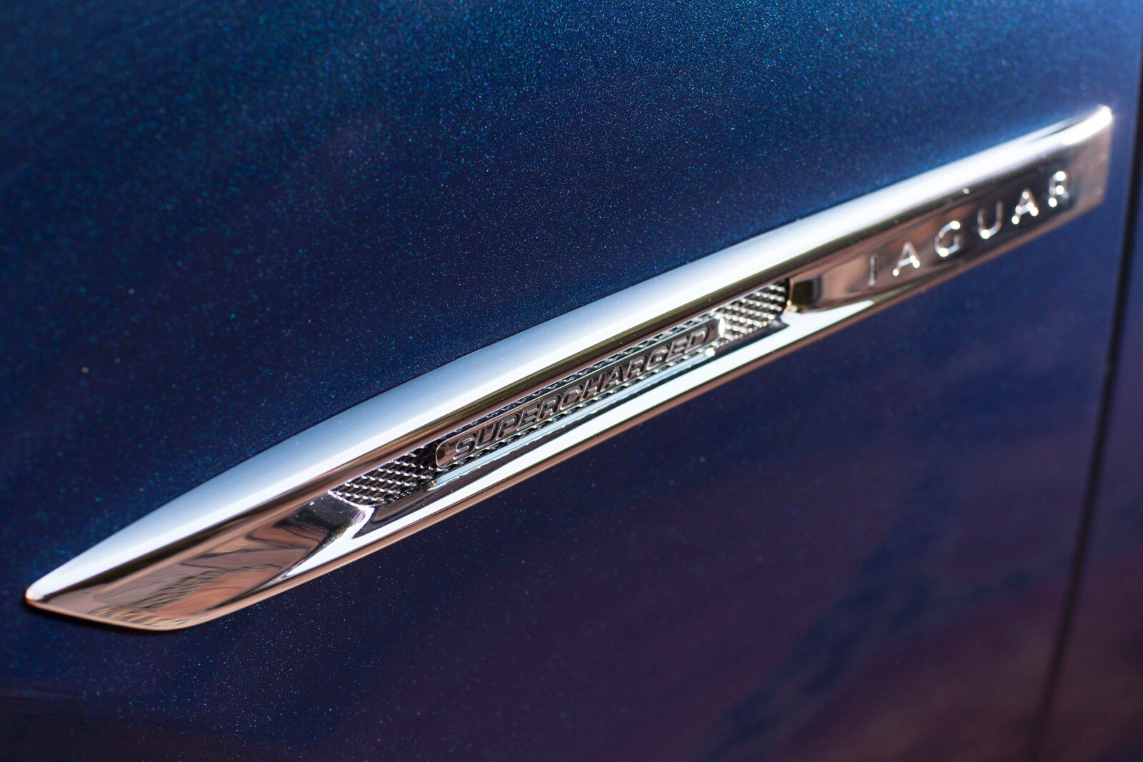 2013 Jaguar XJ exterior EDETAIL