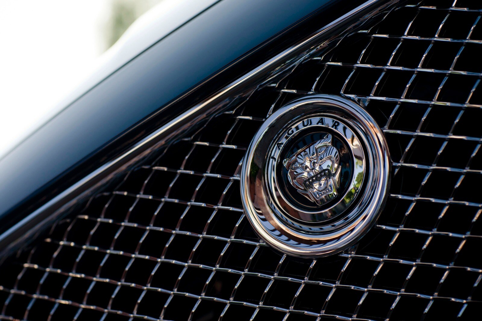 2013 Jaguar XJ exterior FBDG